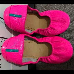 Pop Pink Tieks! Size 9